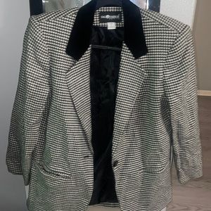 Houndstooth blazer with velvet collar